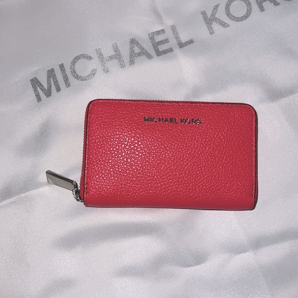 Michael Kors Jets Set small zip card case deep pink with silver hardware NWT - Picture 3 of 8